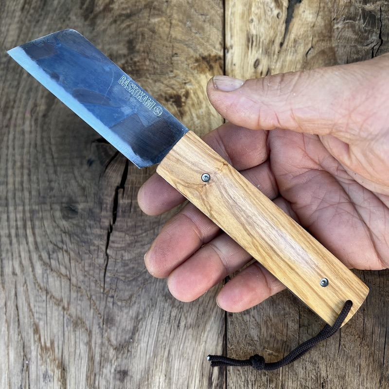le couteau basque talaia handia en bois d'olivier