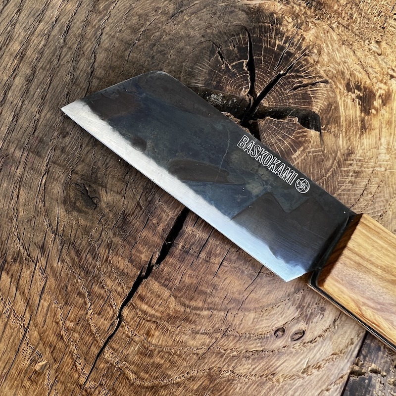 le couteau basque talaia handia en bois d'olivier