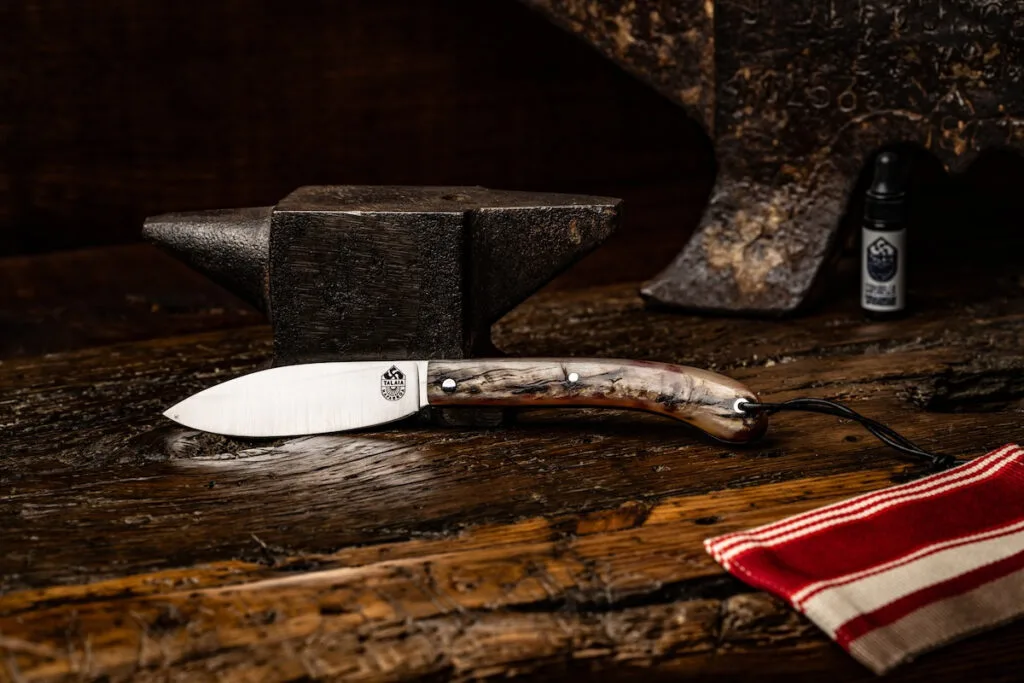 NAFARROA - Le couteau basque de poche traditionnel et artisanal en corne de manech