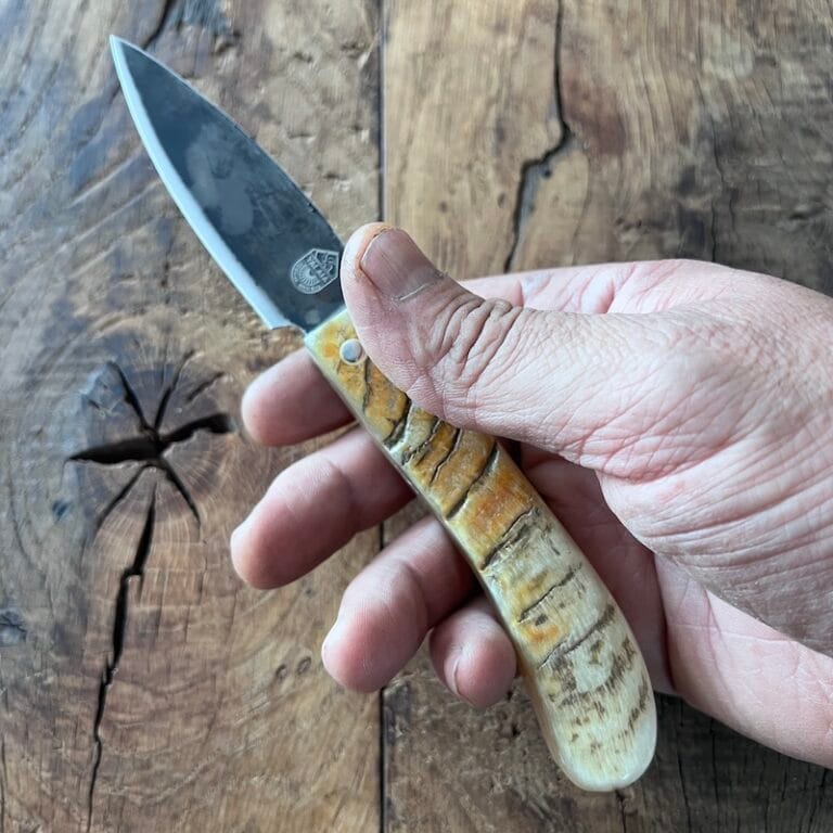 L'authentique couteau basque du berger en corne de manech