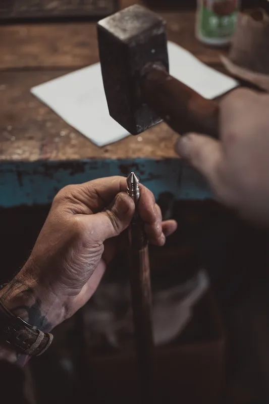Fabrication du makila et bâton de marche basque artisanal TALAIA