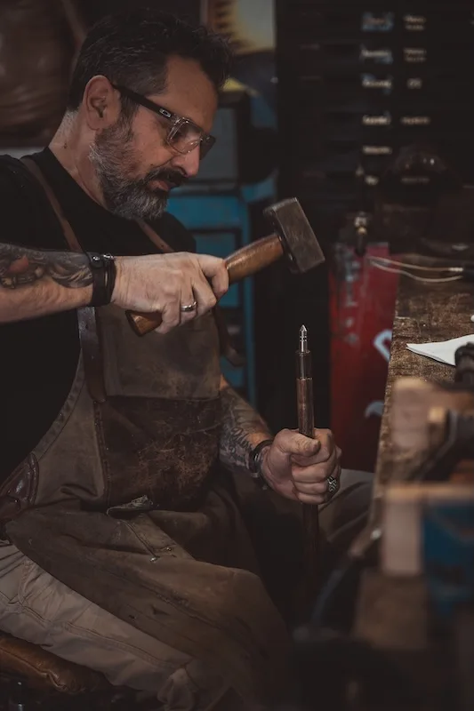Fabrication du makila et bâton de marche basque artisanal TALAIA